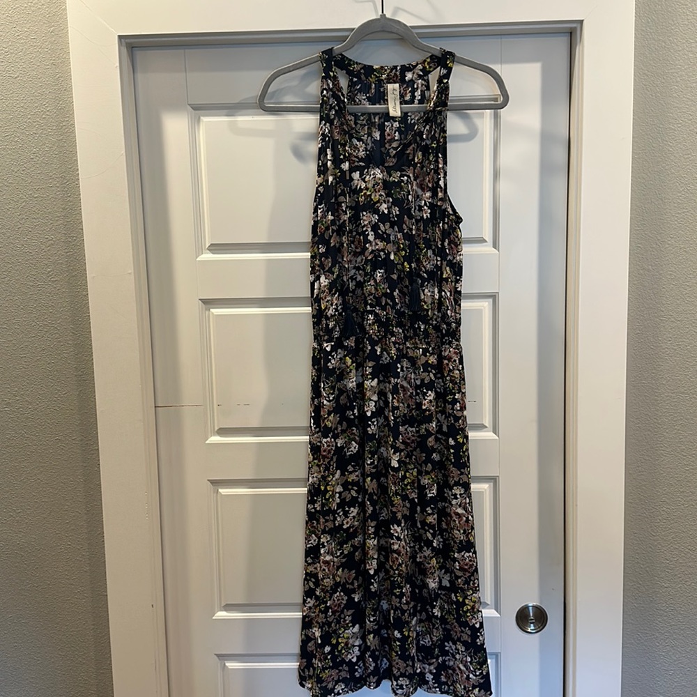 Evereve size M Floral Midi dress